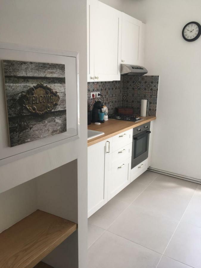 Enjoy Apartman Шопрон Екстер'єр фото