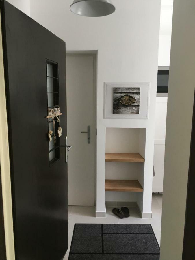Enjoy Apartman Шопрон Екстер'єр фото